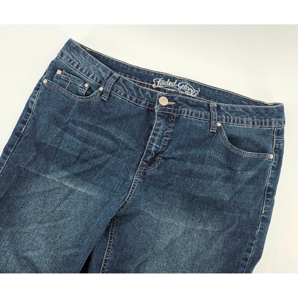 Faded Glory Casual Capri Jeans Women Size 18W Dark Wash Embroidered Denim Crop